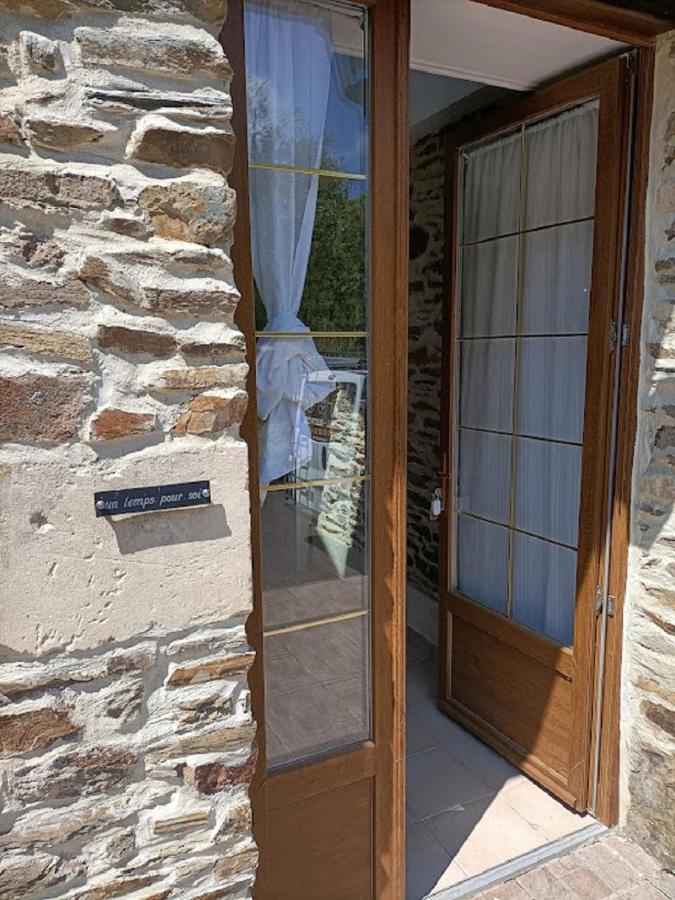 Le Moulin De Benneville Chambres D'Hotes, Petit Dejeuner Compris Cahagnes Bagian luar foto
