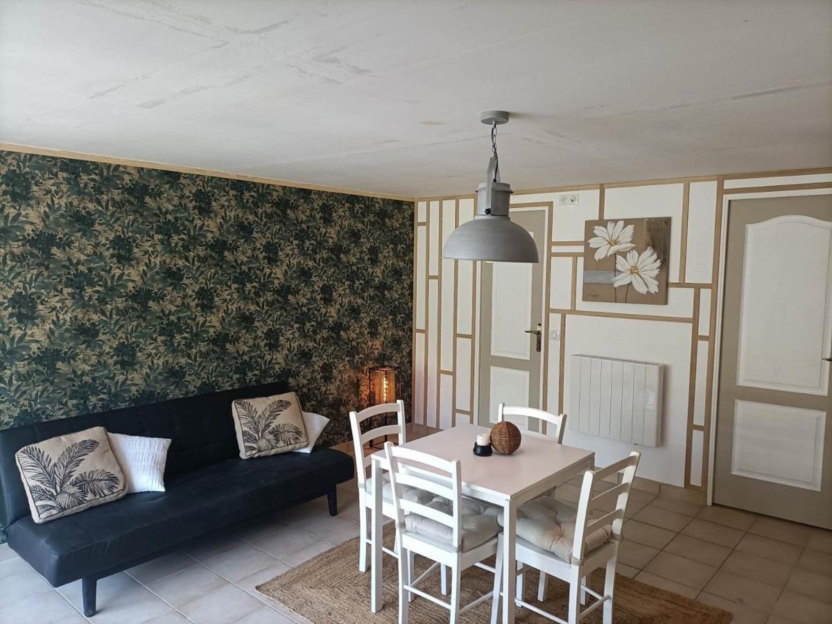 Le Moulin De Benneville Chambres D'Hotes, Petit Dejeuner Compris Cahagnes Bagian luar foto