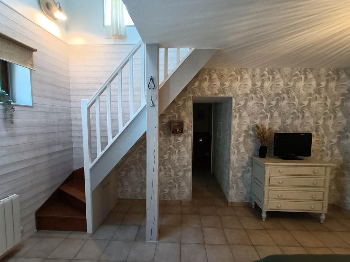 Le Moulin De Benneville Chambres D'Hotes, Petit Dejeuner Compris Cahagnes Bagian luar foto