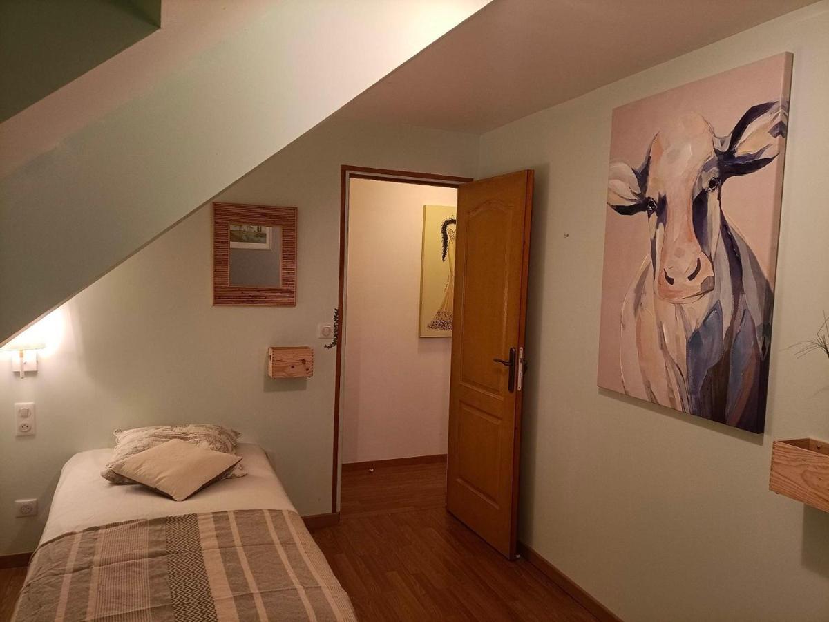 Le Moulin De Benneville Chambres D'Hotes, Petit Dejeuner Compris Cahagnes Bagian luar foto